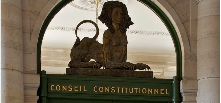 Le Conseil constitutionnel valide le seuil dâge de non consentement