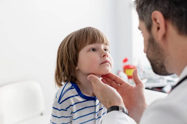 La Cour des comptes recommande de réorganiser la politique de santé des enfants