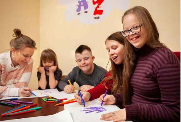 École inclusive : un rapport du Sénat appelle à faire de l’accessibilité « la priorité »