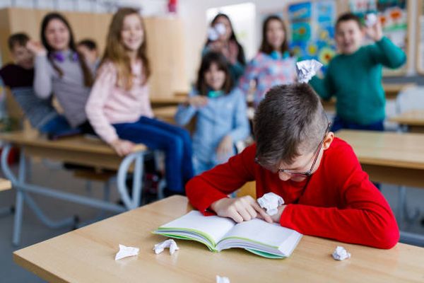 Lutter contre l’homophobie et la transphobie à l’école : une étude souligne la pertinence des actions de sensibilisation