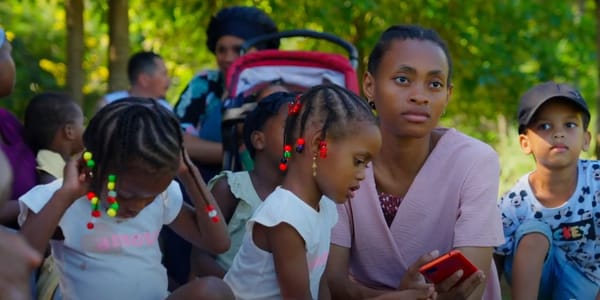 L’expérimentation « FAMILIRE » contre l'illettrisme des jeunes mères en outre-mer